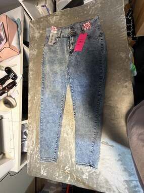 The Style Between Us Women's Skinny Jeans Medium Acid Wash Size 16 NWT
